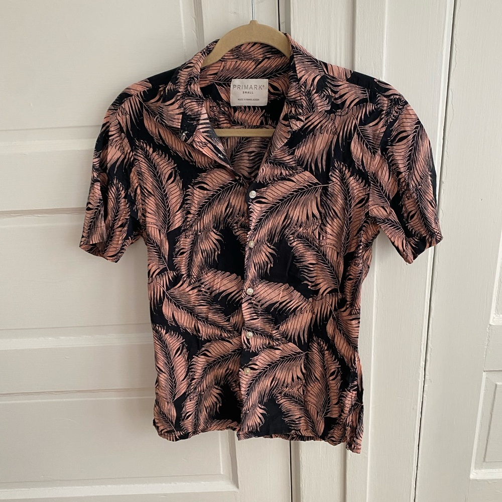 Primark Men's Black and Coral Leaf Shirt